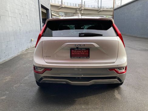 Used 2023 Kia Niro Wave w/ Wave Preserve Package image 4