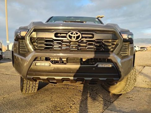 Used 2024 Toyota Tacoma TRD Sport w/ TRD Sport Upgrade Package AWD/4WD image 5