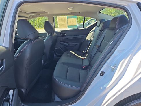 Used 2024 Nissan Altima 2.5 SR w/ SR Premium Package image 15