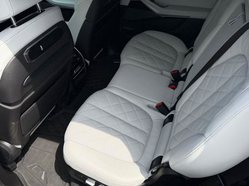 Used 2023 BMW X7 xDrive40i w/ Executive Package AWD/4WD image 38