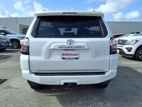 Used 2020 Toyota 4Runner SR5 Premium w/ Moonroof Package RWD image 24