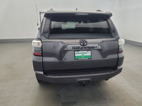 Used 2019 Toyota 4Runner SR5 Premium image 6