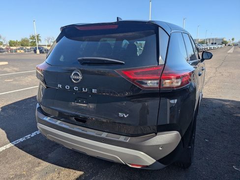 Used 2023 Nissan Rogue SV image 5