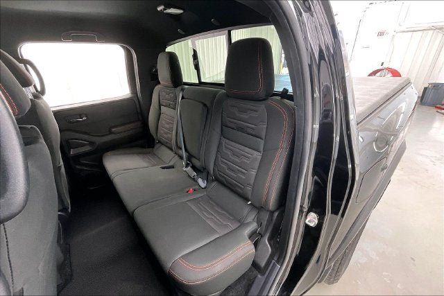 Used 2023 Nissan Frontier PRO-4X w/ Technology Package AWD/4WD image 19