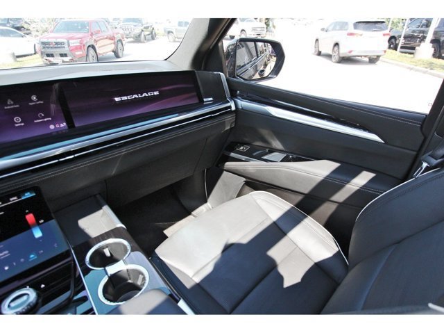 Used 2025 Cadillac Escalade ESV Sport AWD/4WD image 10