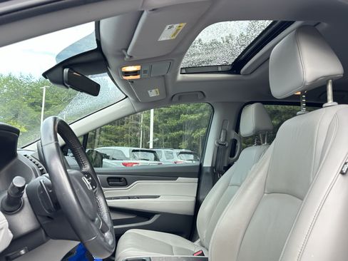 Used 2023 Honda Odyssey EX-L image 7