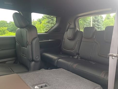 New 2026 Nissan Armada SL w/ Captain's Chari Seat Package AWD/4WD image 24