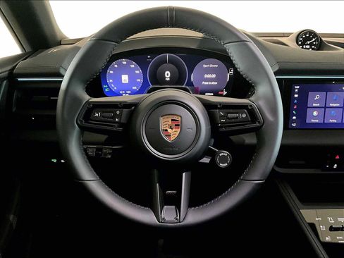 New 2026 Porsche Macan 4 Electric image 15