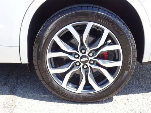 Certified 2022 Cadillac XT6 Sport w/ Technology Package AWD/4WD image 22