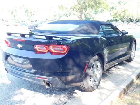 Used 2022 Chevrolet Camaro LT RWD image 4
