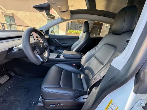 Used 2023 Tesla Model Y Long Range image 13