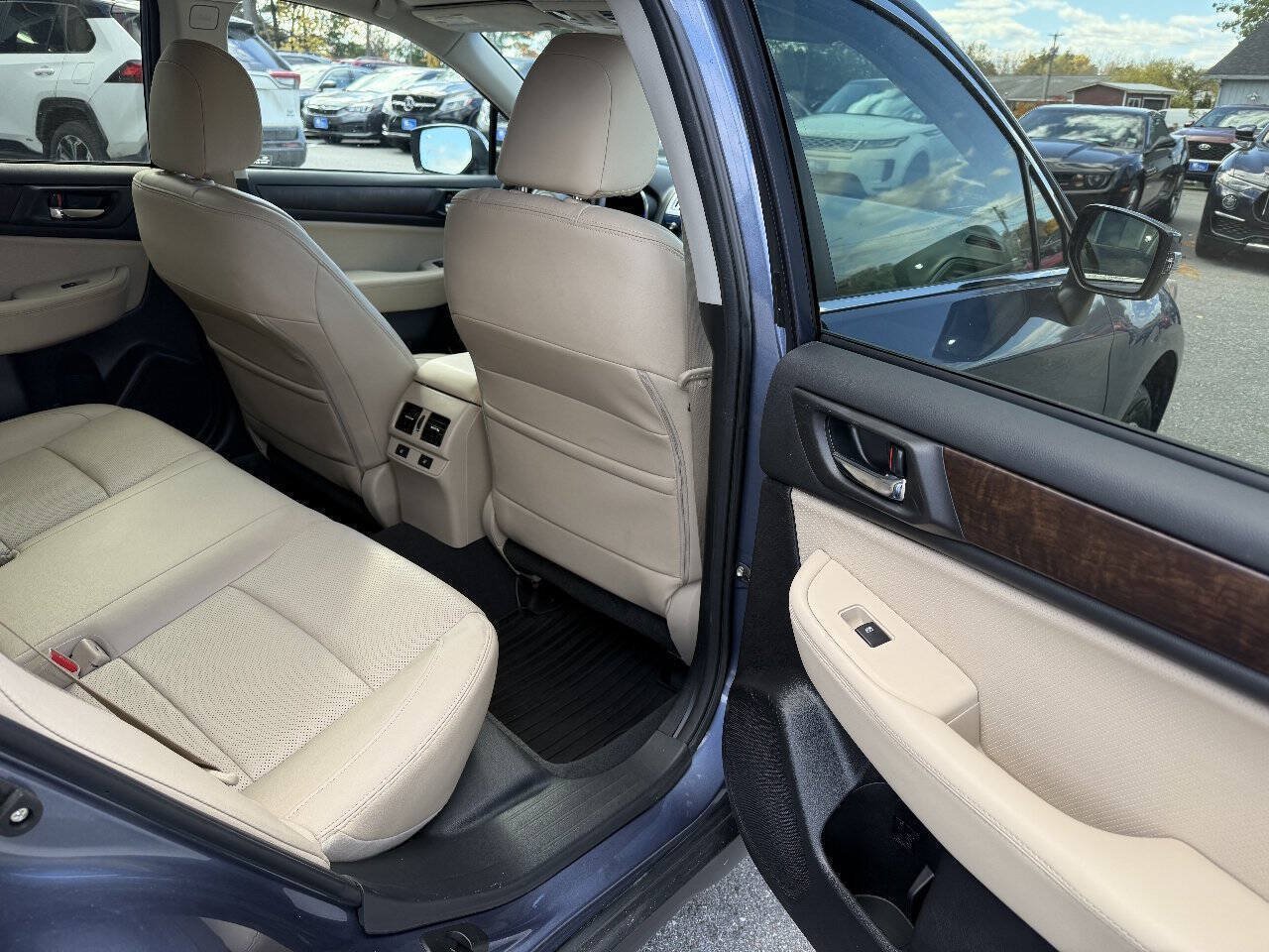 Used 2016 Subaru Outback 2.5i Limited AWD/4WD image 11