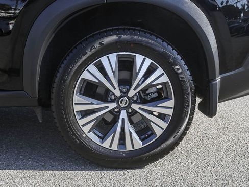 Used 2021 Nissan Rogue SV AWD/4WD image 10