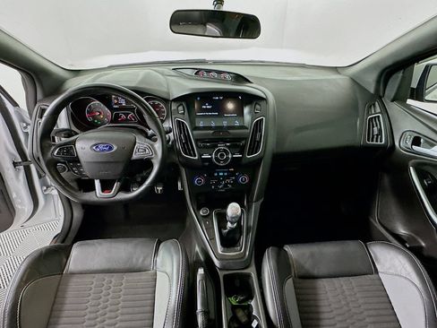 Used 2017 Ford Focus ST w/ Equipment Group 401A FWD image 3