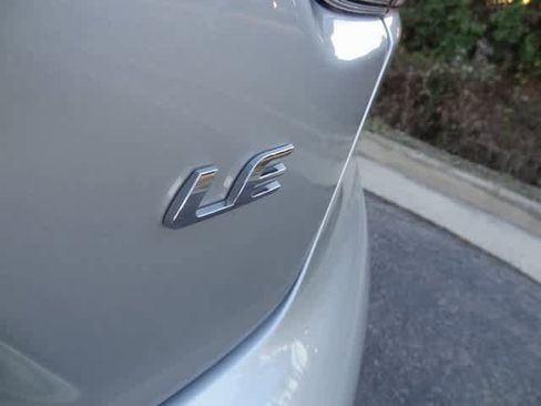 Used 2025 Toyota Corolla LE image 32