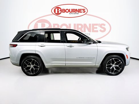 Used 2022 Jeep Grand Cherokee Summit AWD/4WD image 13