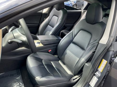 Used 2023 Tesla Model 3 Standard Range image 18