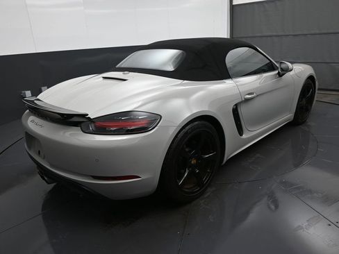 Used 2018 Porsche 718 Boxster image 15