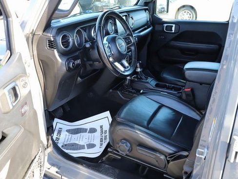 Used 2018 Jeep Wrangler Unlimited Sahara w/ Dual Top Group AWD/4WD image 12