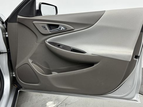 Used 2021 Chevrolet Malibu LT image 34