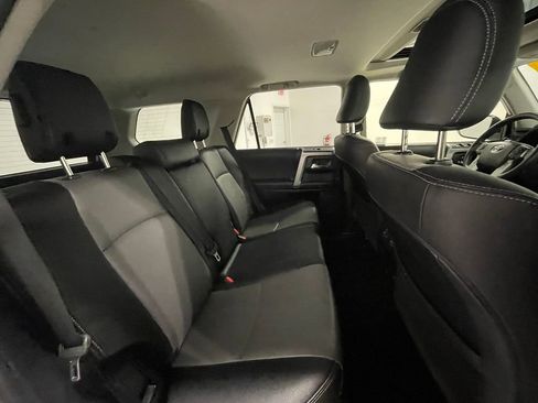 Used 2022 Toyota 4Runner SR5 Premium w/ Moonroof Package AWD/4WD image 22