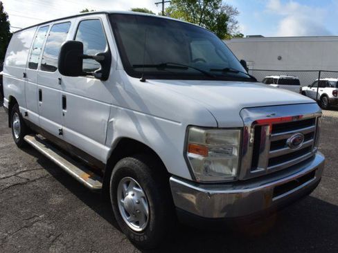 Used 2008 Ford E-250 and Econoline 250 RWD image 2