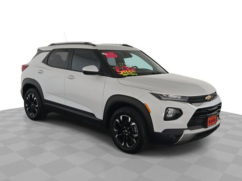 Used 2023 Chevrolet TrailBlazer LT FWD image 1