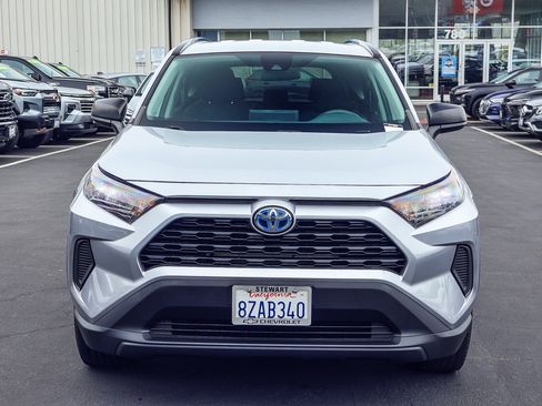 Used 2021 Toyota RAV4 LE AWD/4WD image 16