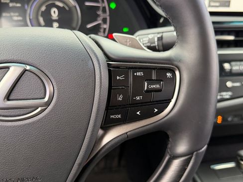 Certified 2025 Lexus ES 300h w/ Technology Package FWD image 18