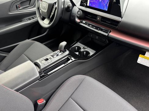 New 2026 Toyota Prius Plug-In Hybrid FWD image 18