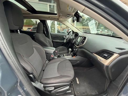 Used 2016 Jeep Cherokee 75th Anniversary AWD/4WD image 11