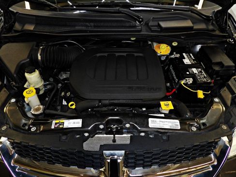 Used 2019 Dodge Grand Caravan SXT FWD image 22