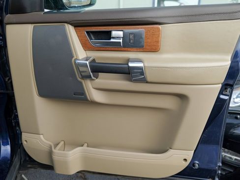 Used 2016 Land Rover LR4 HSE LUX image 36