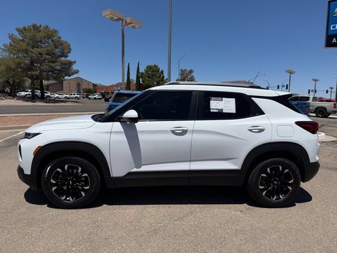 Used 2022 Chevrolet TrailBlazer LT w/ Convenience Package FWD image 10