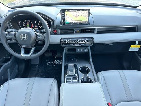New 2025 Honda Pilot Touring image 19