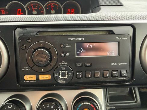 Used 2012 Scion xB FWD image 32