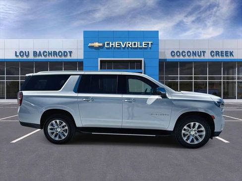 Used 2024 Chevrolet Suburban Premier image 9