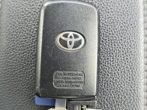 Used 2018 Toyota Corolla XSE FWD image 25