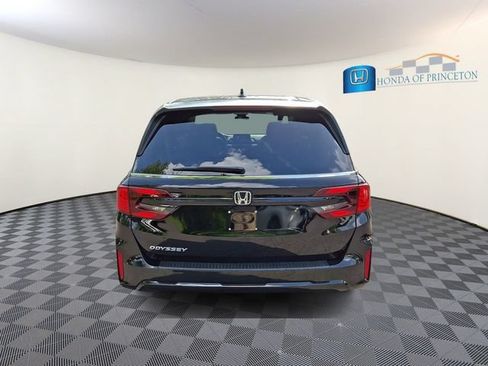 Certified 2026 Honda Odyssey EX-L image 5
