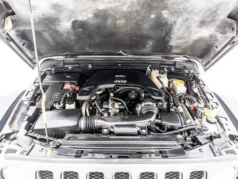 Used 2021 Jeep Wrangler Unlimited Rubicon image 40