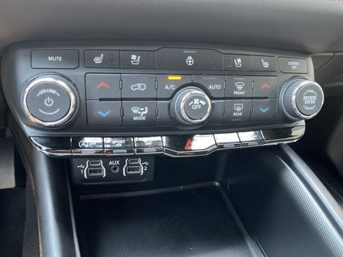 Used 2024 Dodge Durango GT AWD/4WD image 22