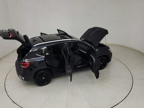 Used 2024 Volkswagen Taos SE FWD image 35