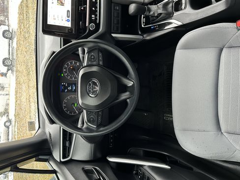 Used 2025 Toyota Corolla Cross AWD Hybrid image 34