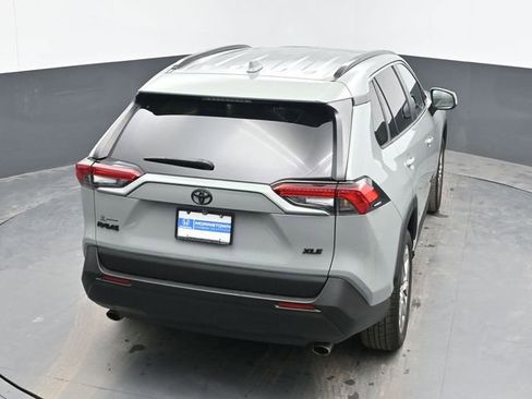 Used 2021 Toyota RAV4 XLE Premium image 39