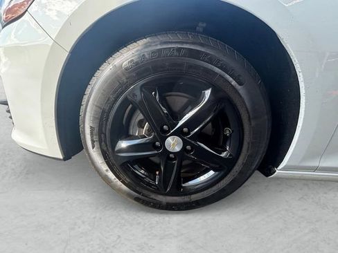 Used 2024 Chevrolet Malibu LT FWD image 28