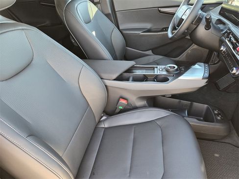 New 2025 Kia EV6 Wind image 10