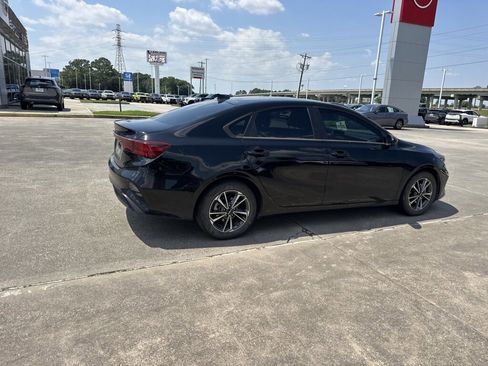 Certified 2023 Kia Forte LXS FWD image 14