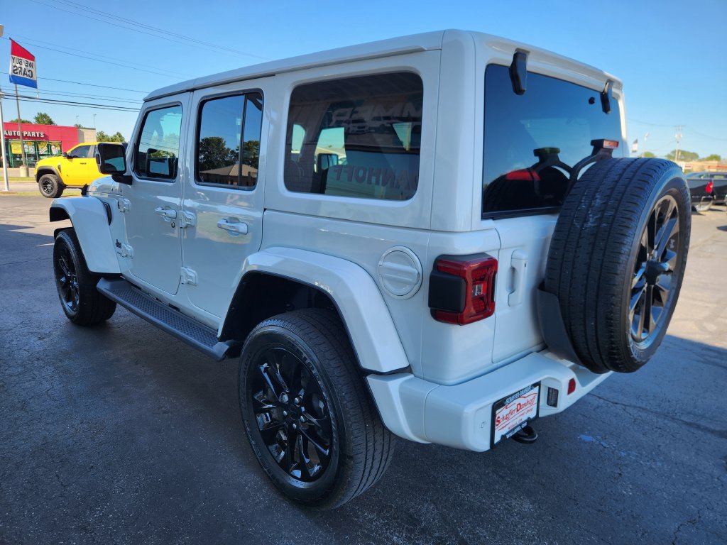 Used 2021 Jeep Wrangler Unlimited Sahara AWD/4WD image 5