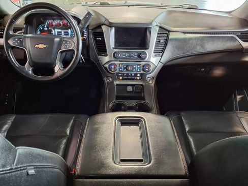 Used 2017 Chevrolet Suburban LT image 18