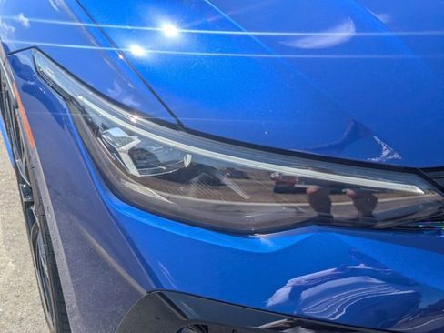 Used 2025 Volkswagen Golf R Black Edition image 9